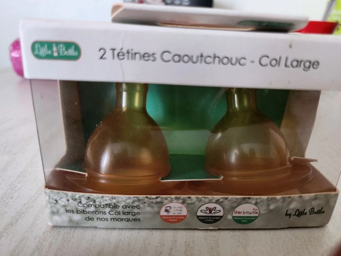 Tétines caoutchouc col large