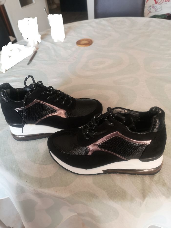 Basket neuf marque Fashion Victime de Besson pointure 38