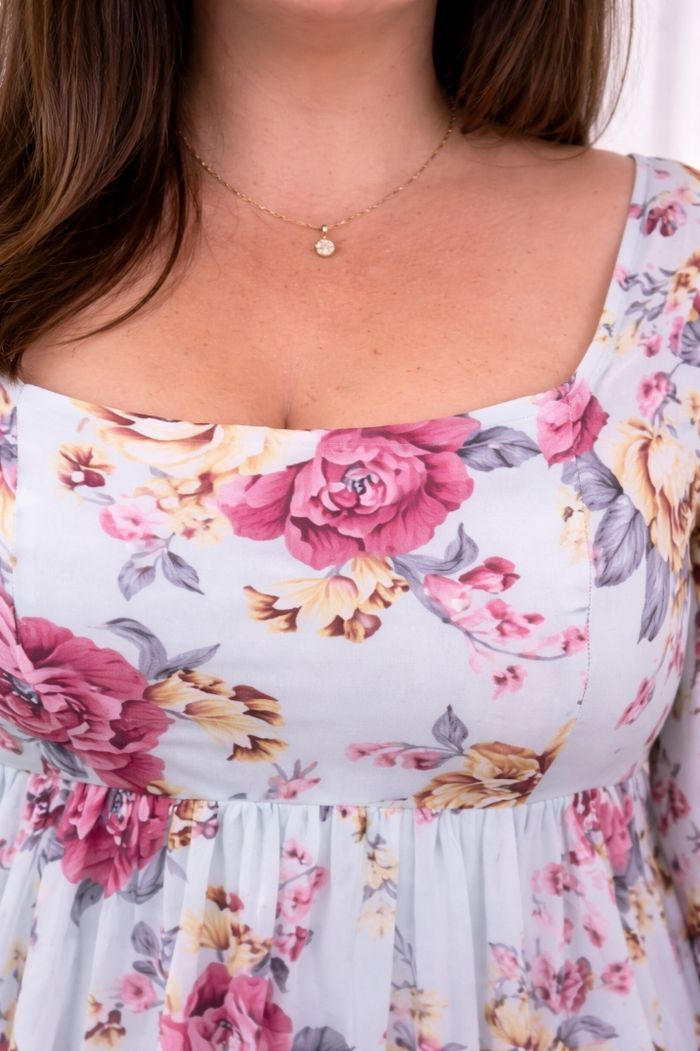 Robe manches longues bouffantes bleu clair et multicolore Femme taille 54 marque Asos 💍 - photo numéro 3