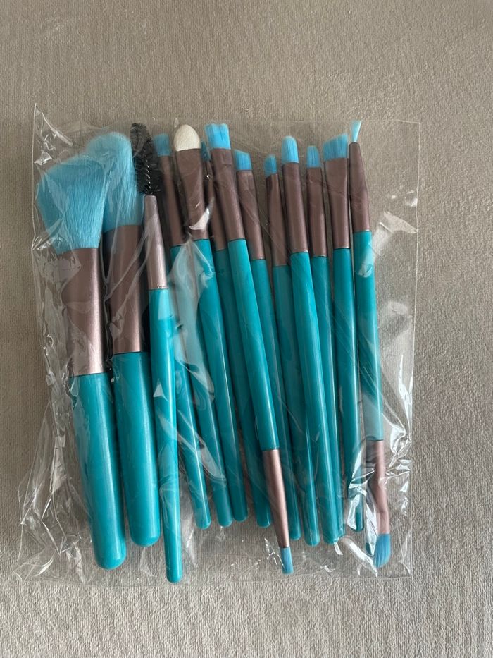 Lot de pinceaux à maquillage - photo numéro 2