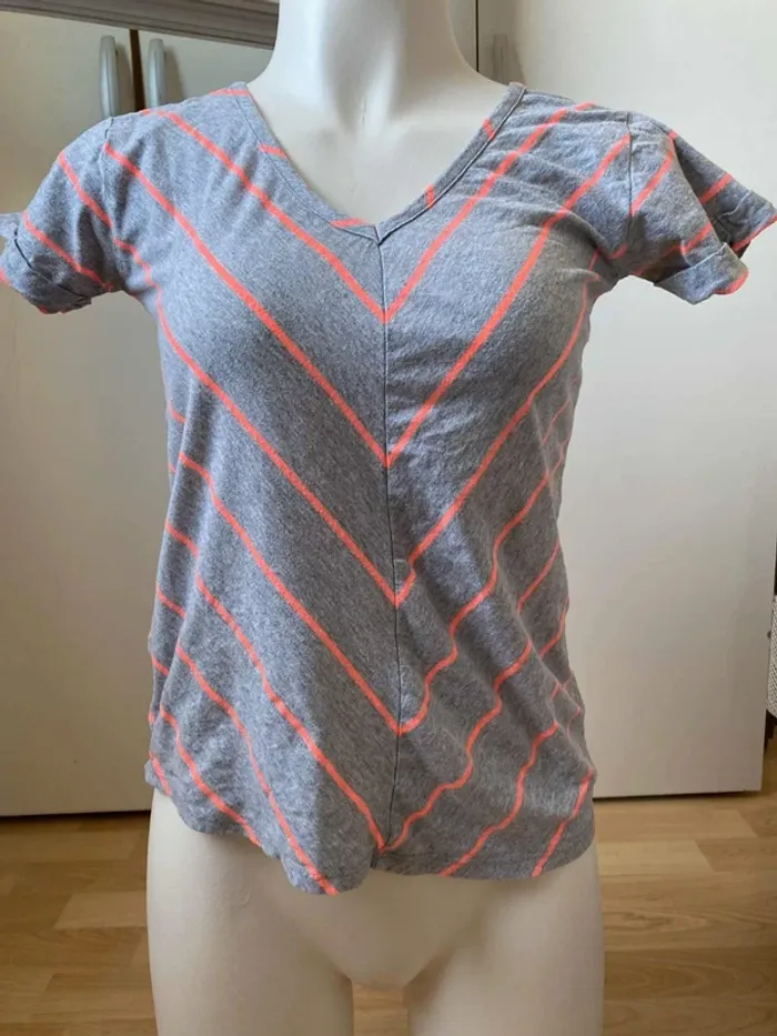T-shirt col V manches courtes à rayures 34 Tex Sport