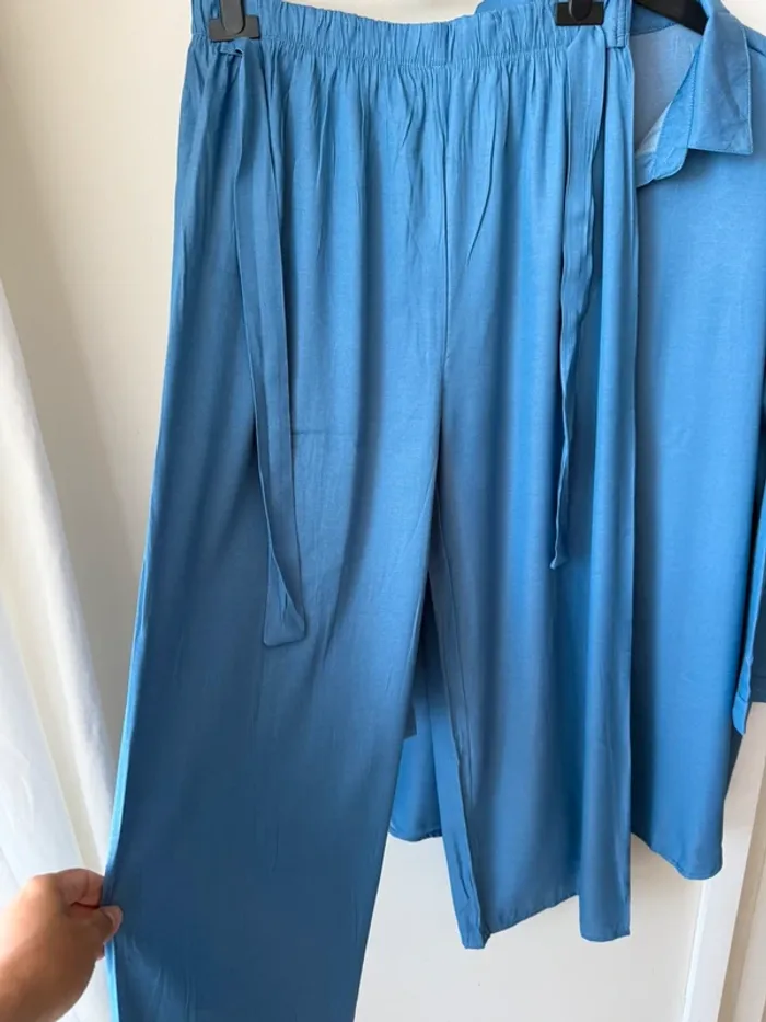 Ensemble bleu - photo numéro 4