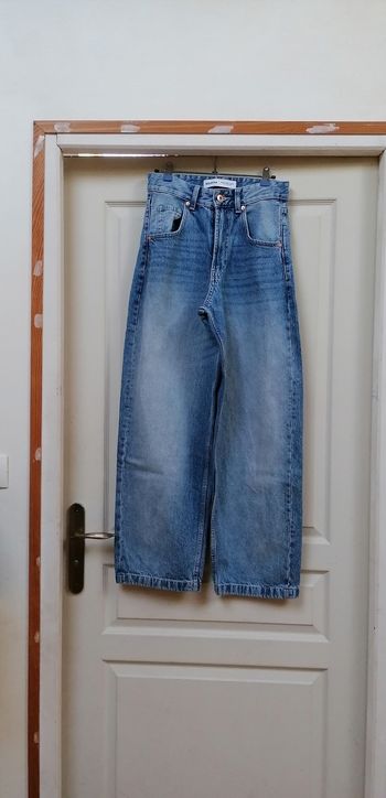 Jean baggy taille 34 Bershka 