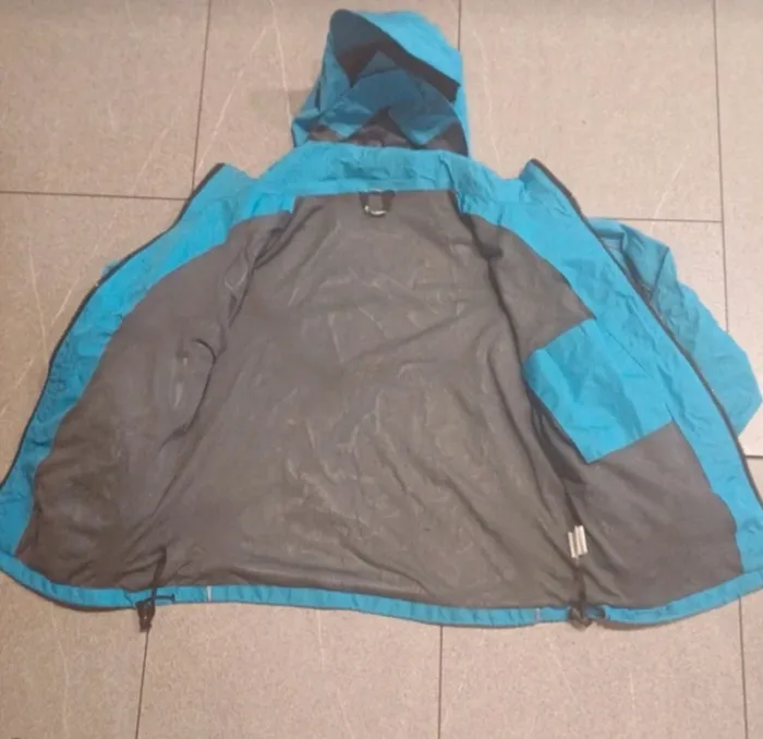 Blouson capuche mi saison 8/10 ans - photo numéro 3