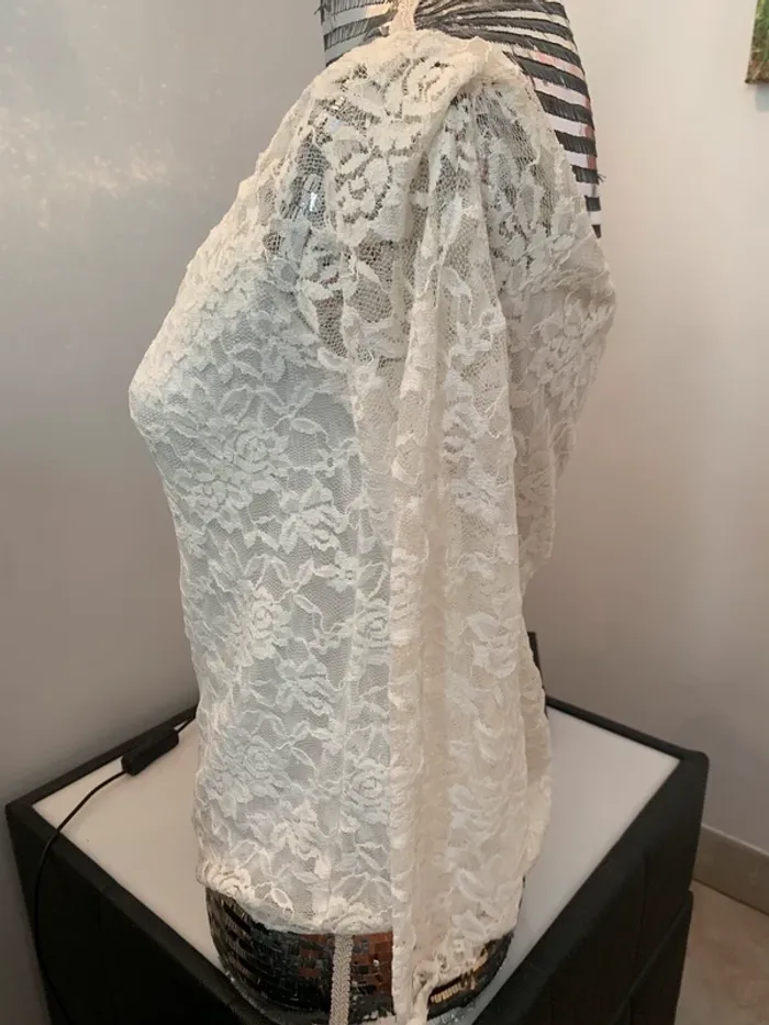 Top dentelle épaules dénudées taille L - photo numéro 3
