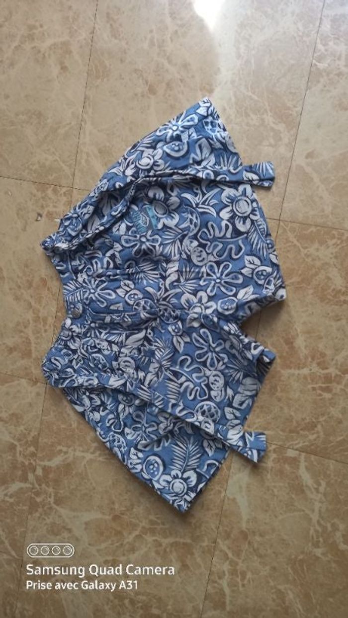 Short fille
