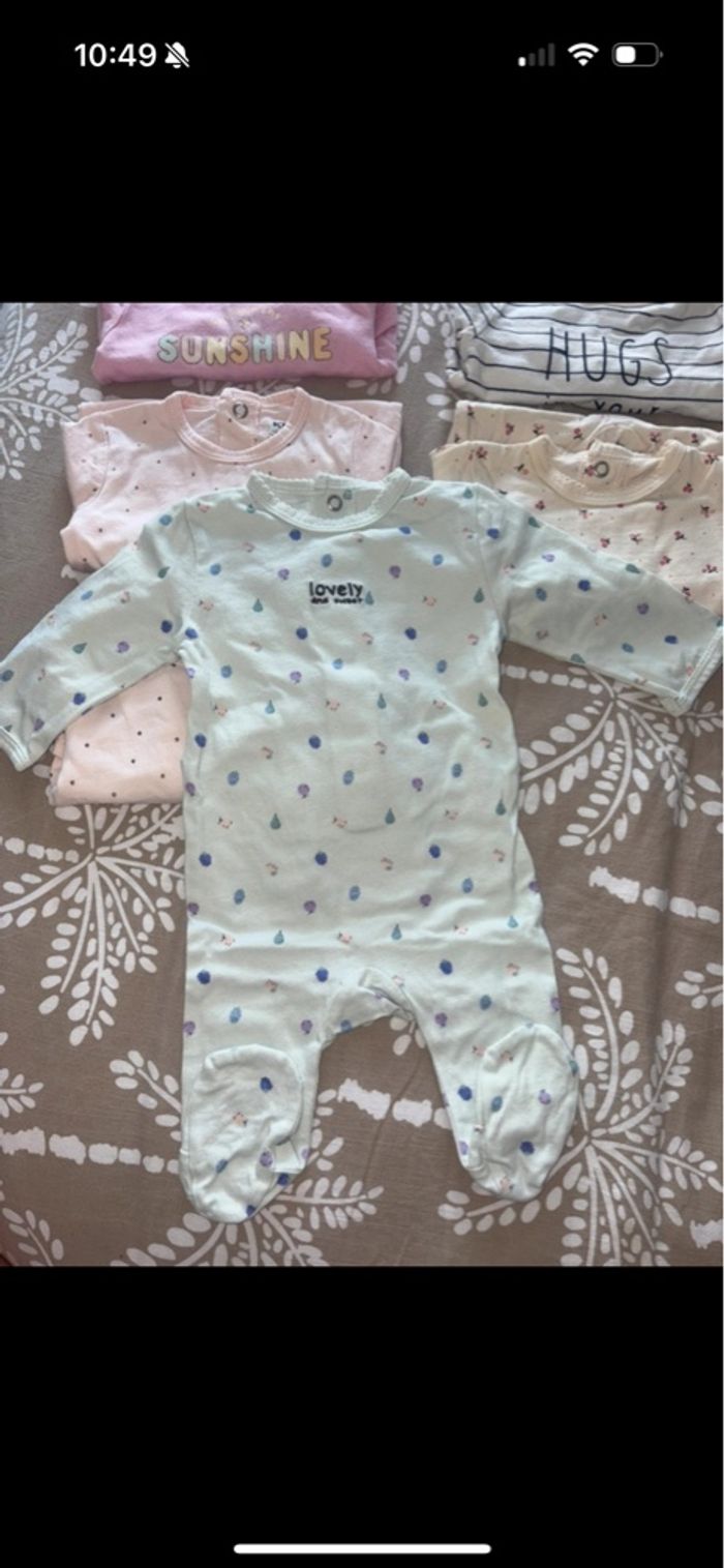 Lot 10 pyjamas 1 mois - photo numéro 4