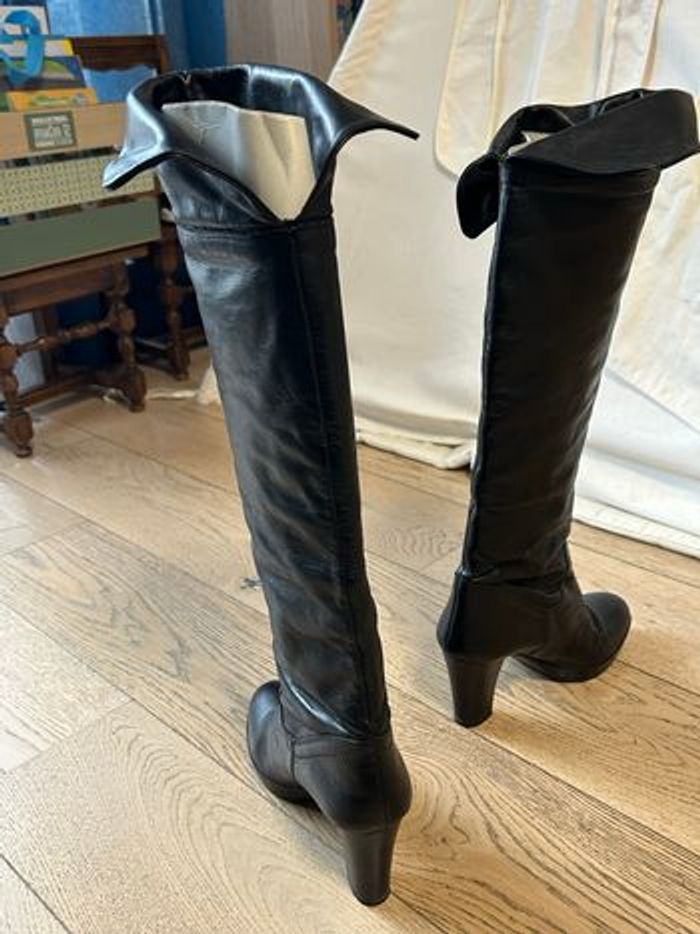 Bottes femme en cuir noir / taille 37 - photo numéro 2