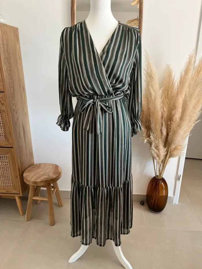 Robe longue verte à rayures Scarlet Roos - photo numéro 3