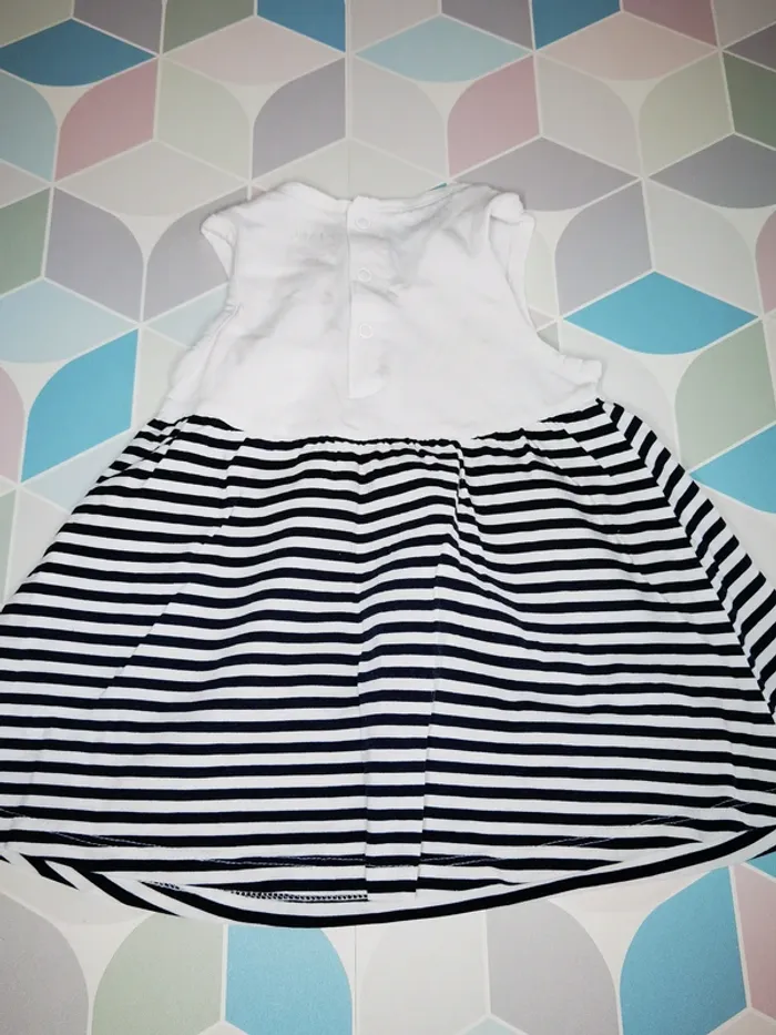 D3406 - robe fille 6 mois - photo numéro 2