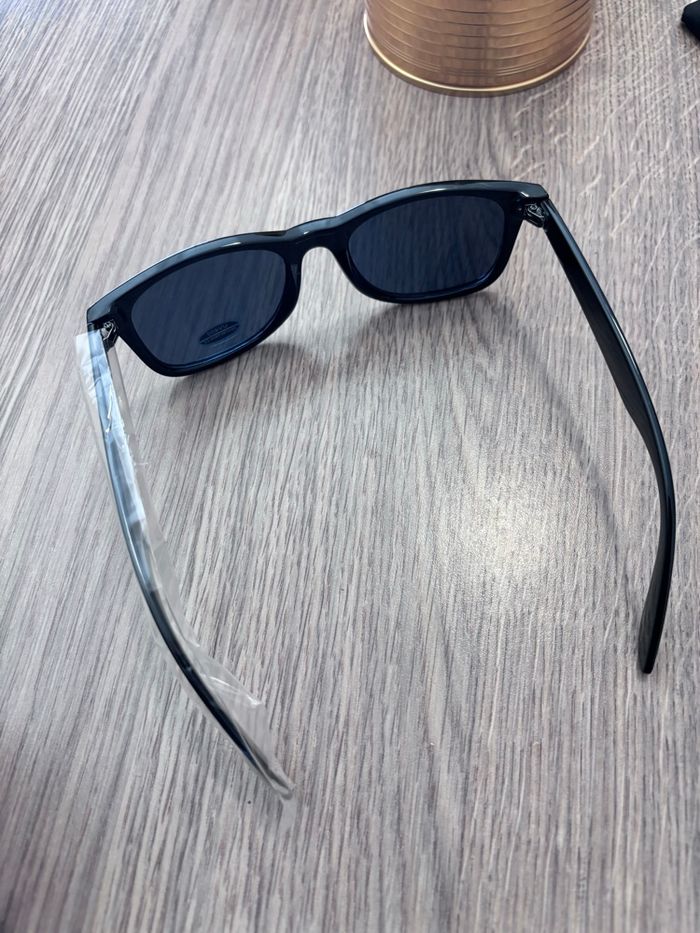 Lunette de soleil mixte - photo numéro 3