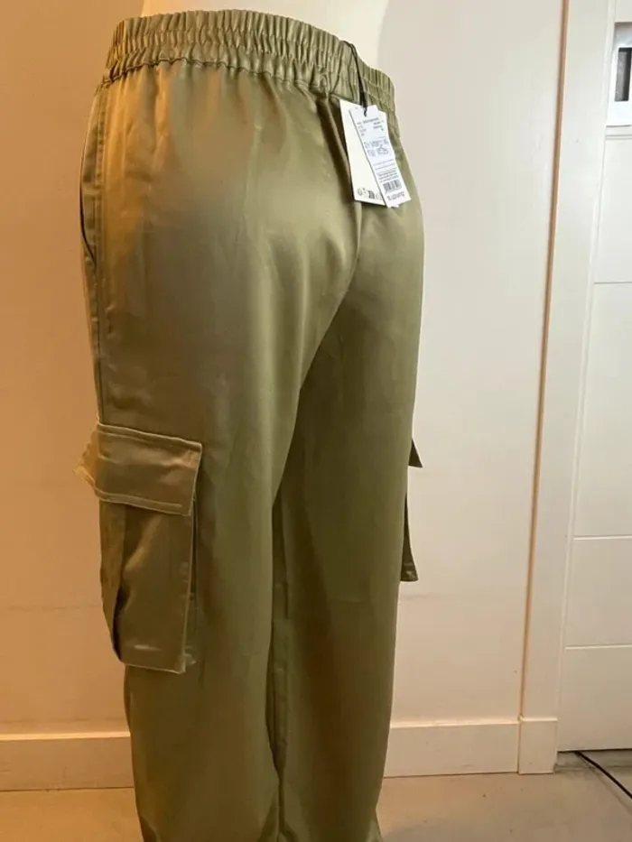 Superbe pantalon droit kaki fêtes - photo numéro 4