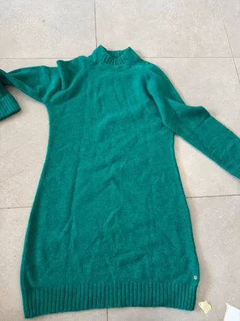 Robe en pull verte, taille M, très bon état 100cm de longueur