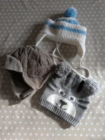 Lot de 3 bonnets bébé