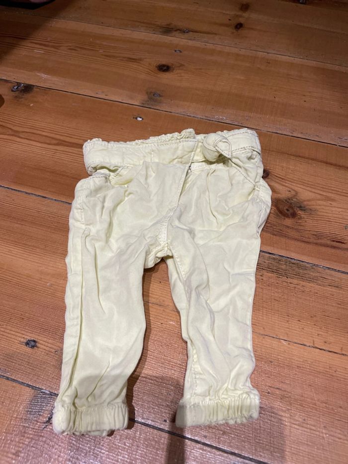 Pantalon jaune 3 mois neuf