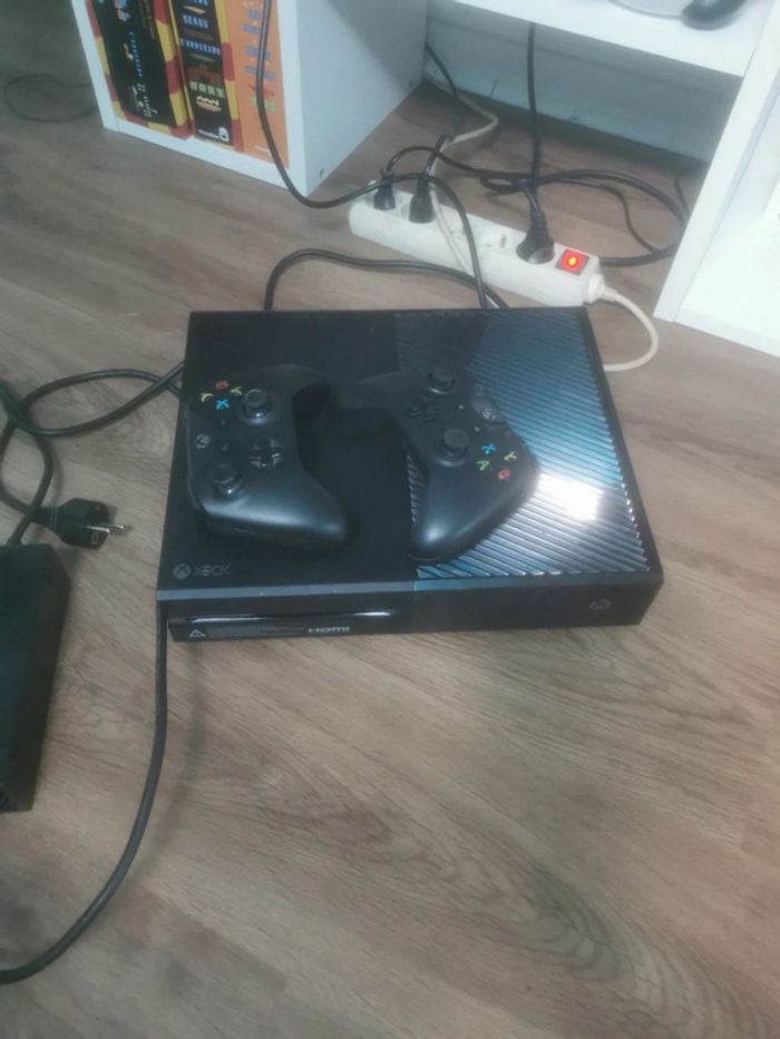 Xbox one +2 manettes