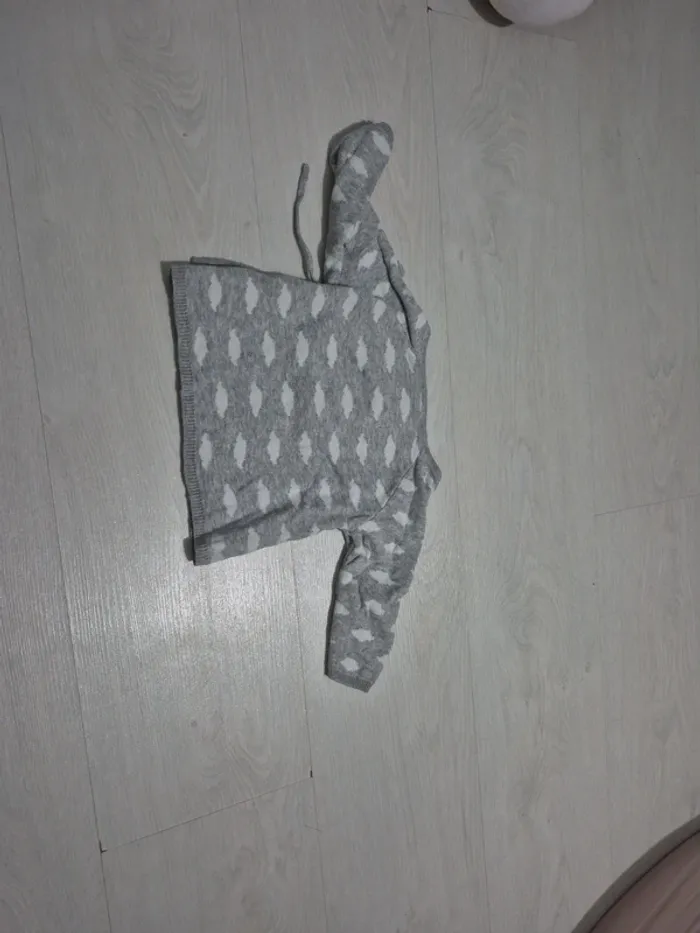 Gilet gris motif nuage - photo numéro 4