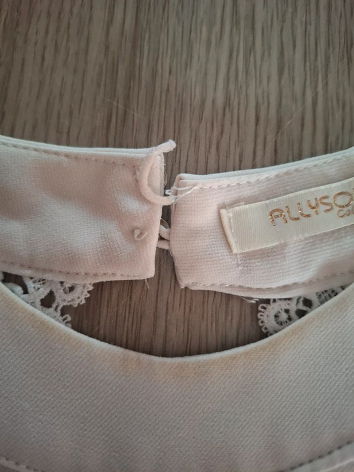 Robe blanche attacher au cou dos nu - photo numéro 2