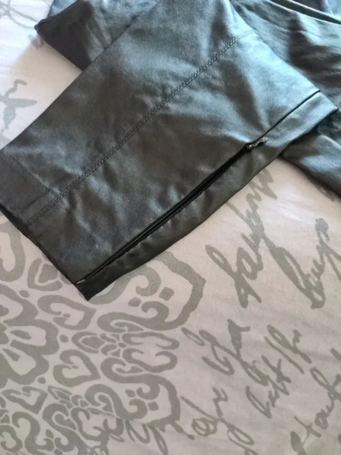 Pantalon enduit Zara effet simili - photo numéro 2