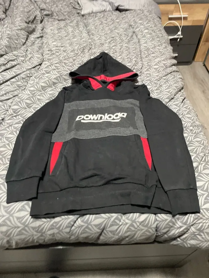 Sweat-shirt capuche 10 ans