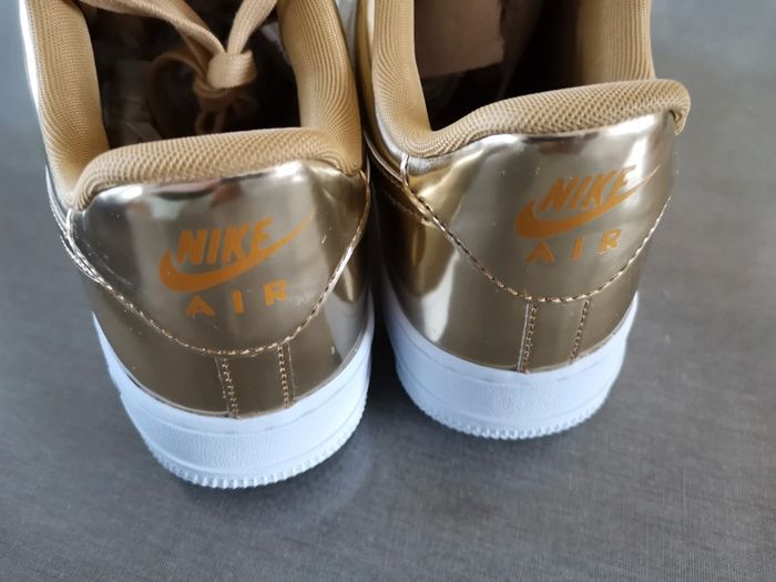 Magnifique basket Nike Air Force 1 metallic Gold Rare | pointure 42,5 - photo numéro 13