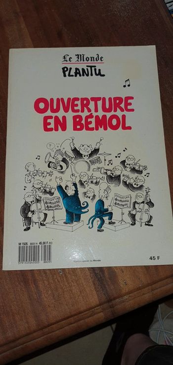 Livre ancien ouverture en bémol