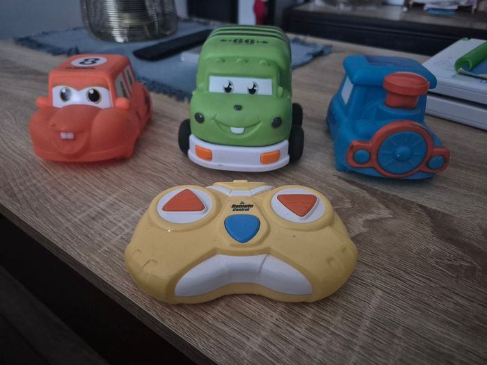 Mini voiture radiocommandée