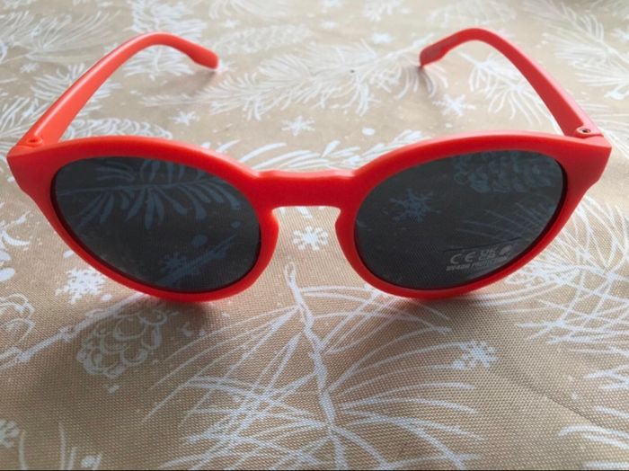 Bob reversible + lunettes de soleil - photo numéro 8