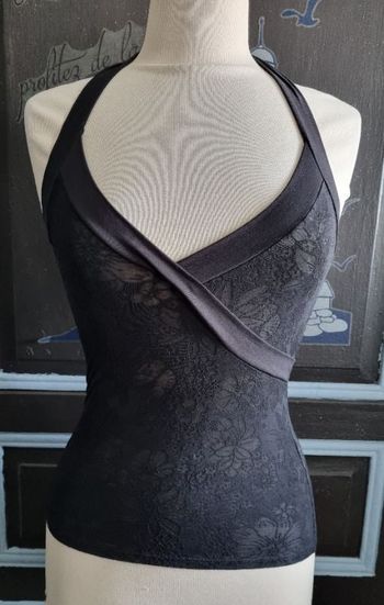 Top dos nu à motifs fleurs taille S