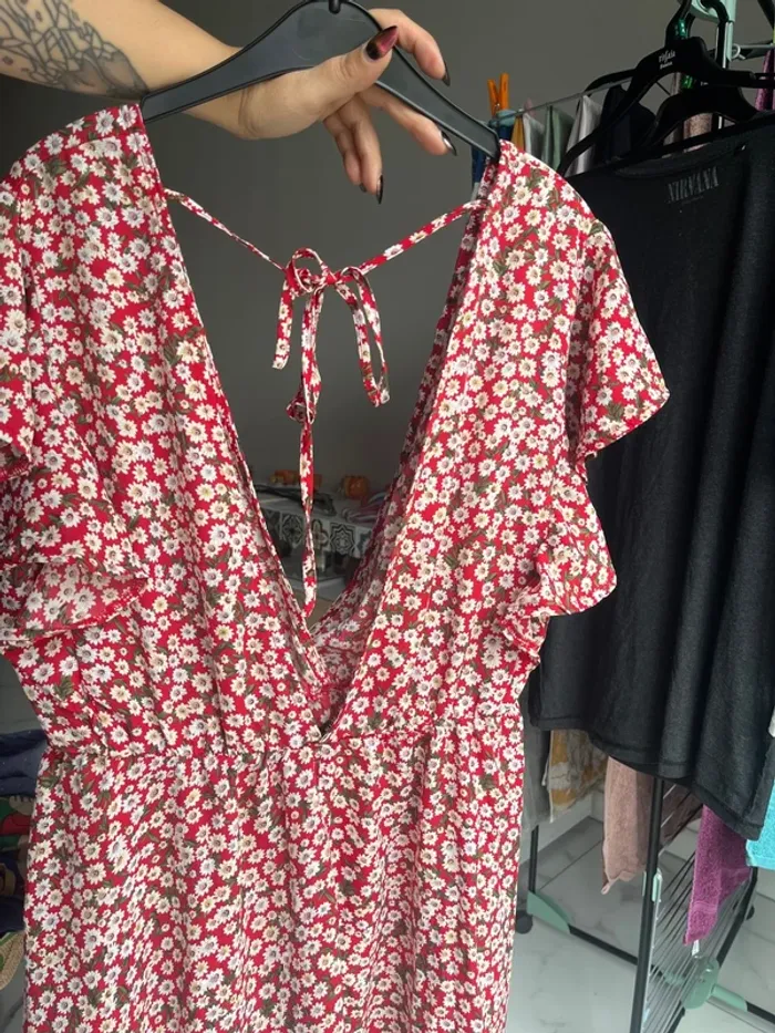 Robe été fleuris rouge décolleté - photo numéro 2