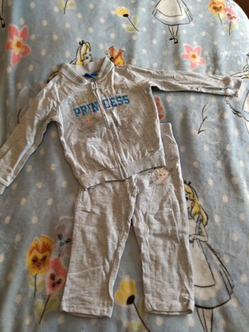 Ensemble Disney reine des neiges 2/3 ans