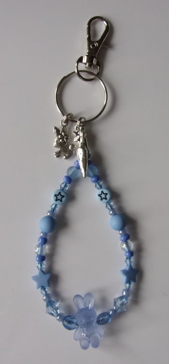 Porte clé ou Déco de sac à main lapin givré Bleu foncé