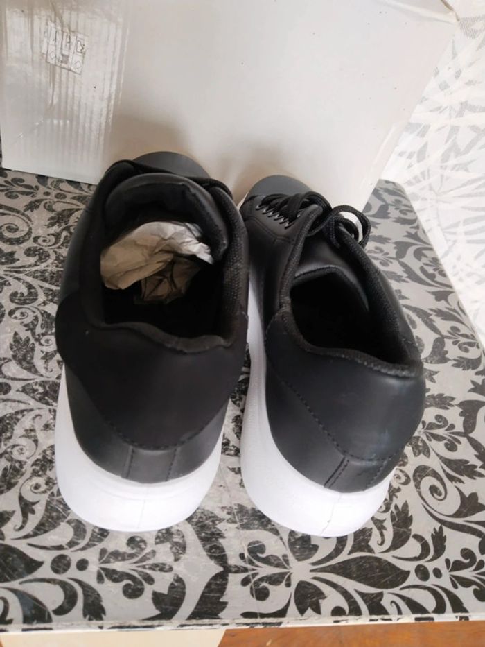 Sublimes baskets femme grosses semelles pointure 37 - photo numéro 7