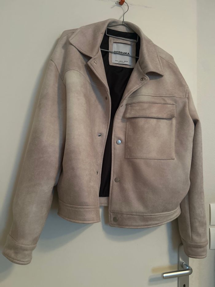 Très belle veste en suédine beige de la marque Bershka