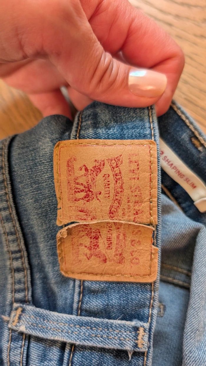 Jean Levi's  312 shaping slim W28 L34 taille mi haute - photo numéro 7