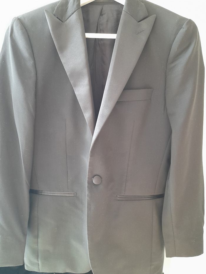 Veste noire marque GAMBLER ,Taille L. Col et poches en satin - photo numéro 3