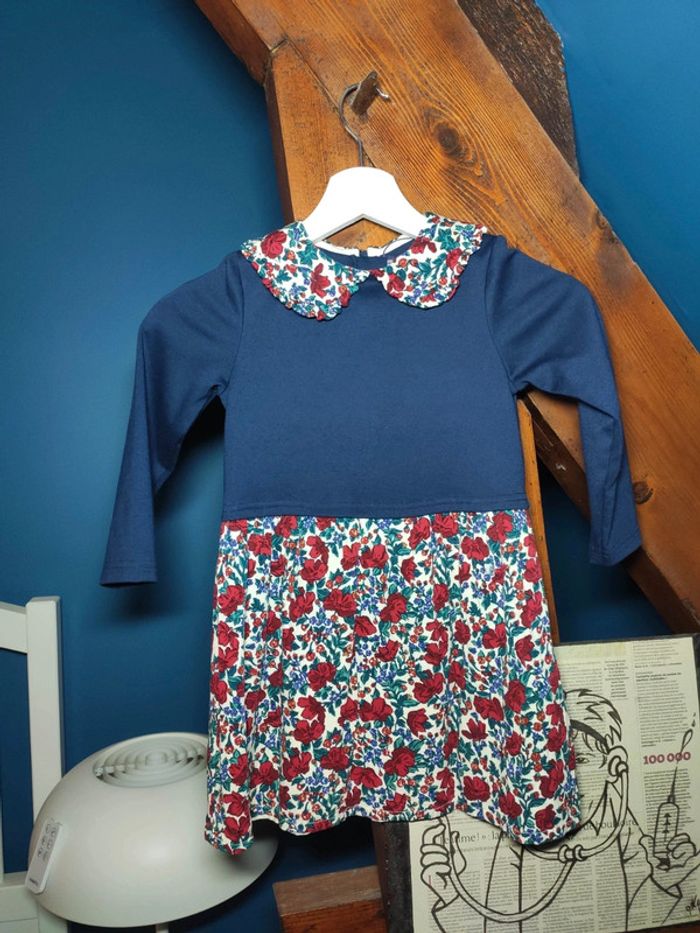 Robe sergent major pomme d'amour a Oslo 5 ans