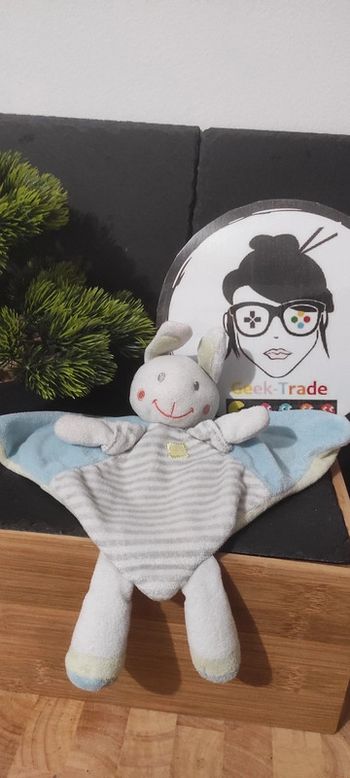 Doudou Lapin bleu vert Rayures gris blanc Nicotoy jambe orange carré Patchwork