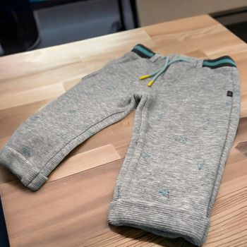 "Pantalon jogging Obaïbi avion 12 mois TBE (6€) "