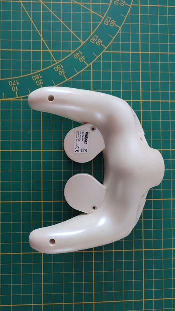 Plasturgie inférieure pièce détachée manette de jeux vidéo Nintendo Game cube Gamecube Bigben GCPADW