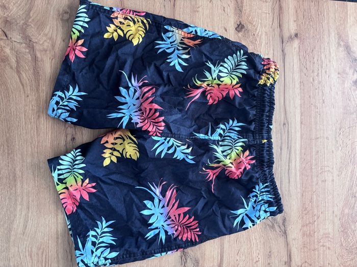 Short de bain noir et motifs palmiers multicolores taille 10-11 ans Primark - photo numéro 2