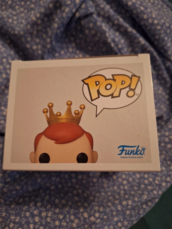 Funko pop freddy funko as captain planèt - photo numéro 4