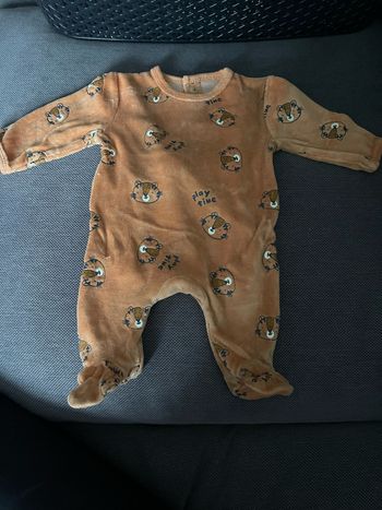 Pyjama motif tigre 1 mois