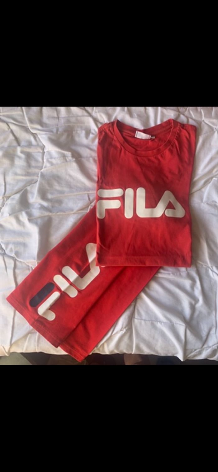Lot fila short plus 2tee shirt et un pull taille 14/16ans - photo numéro 2
