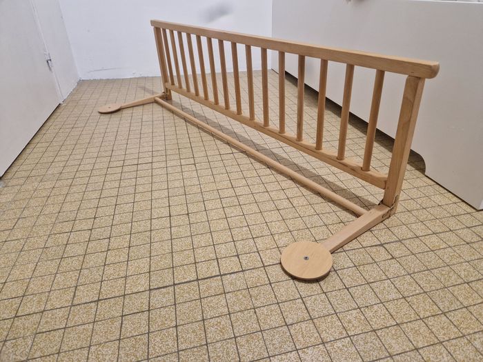 Barrière de lit bois - photo numéro 2