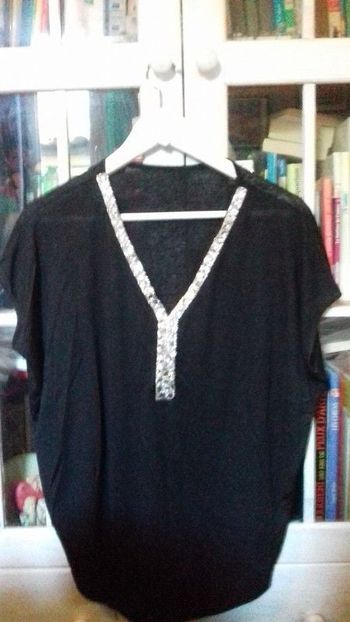 tunique noir col brillant taille 40