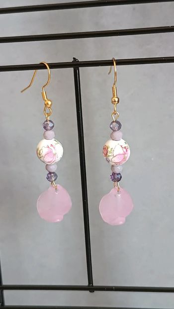 Jolie paire de boucles d'oreilles pendantes