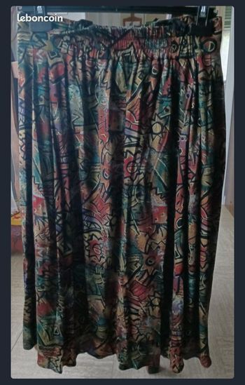 Longue jupe à motifs, Made in Italy