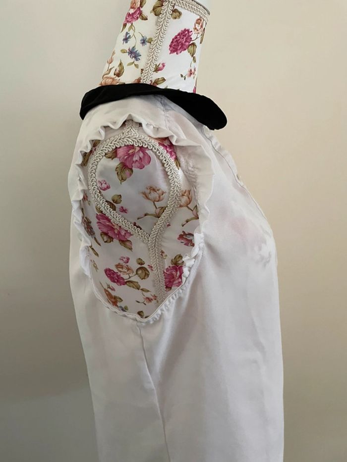 Haut blanc à col rond noir - photo numéro 3