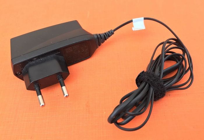 Chargeur Nokia Modèle : AC - 4E - photo numéro 7